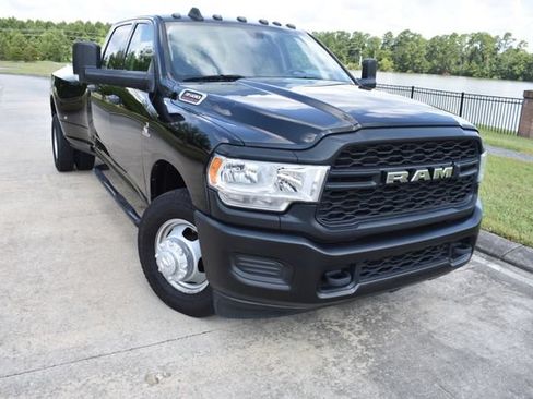Used 2020 RAM 3500 Tradesman RWD image 2