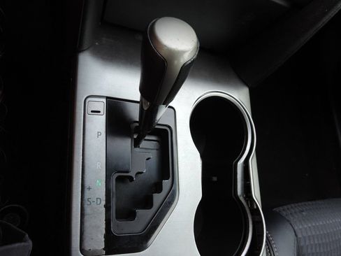 Used 2013 Toyota Camry SE FWD image 23