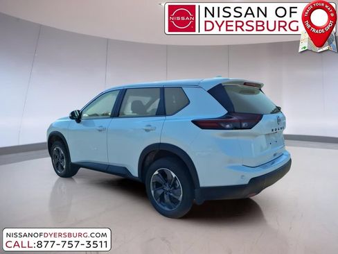 Used 2026 Nissan Rogue SV FWD image 5