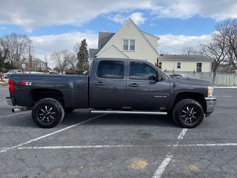 Used 2011 Chevrolet Silverado 2500 LTZ w/ LTZ Plus Package image 2