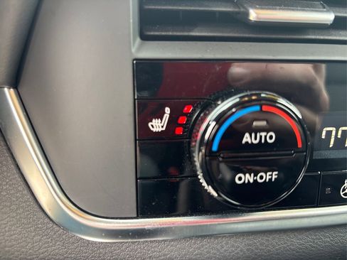 Used 2023 Nissan Rogue SV w/ SV Premium B Package image 34