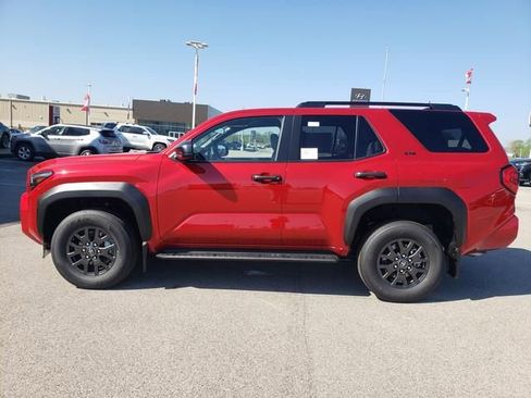 New 2026 Toyota 4Runner SR5 AWD/4WD image 9