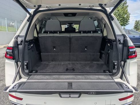 Used 2025 BMW X7 xDrive40i w/ Premium Package AWD/4WD image 13