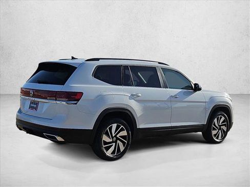 Used 2025 Volkswagen Atlas SE FWD image 5