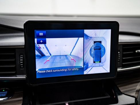 Used 2021 Ford Explorer Limited w/ Equipment Group 301A image 33