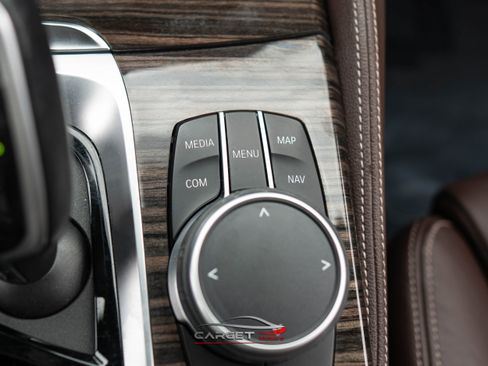 Used 2021 BMW M550i xDrive w/ Premium Package image 38