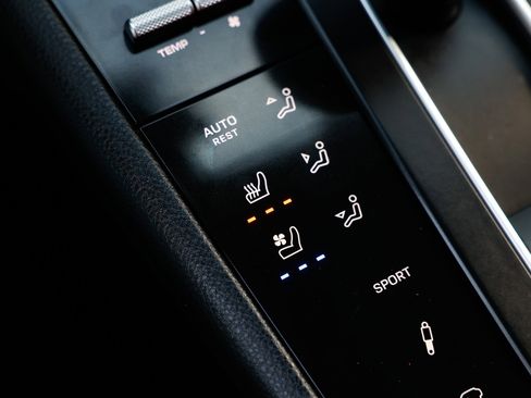 Used 2023 Porsche Macan GTS image 43