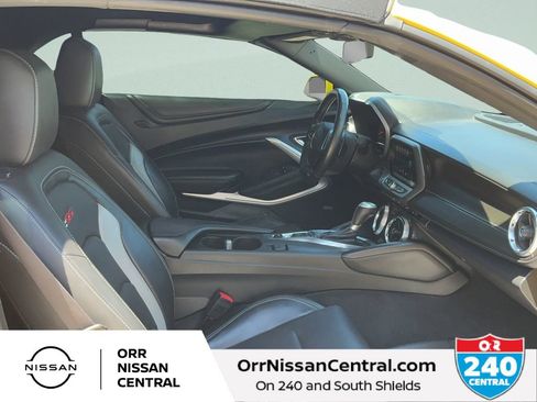 Used 2016 Chevrolet Camaro SS RWD image 11