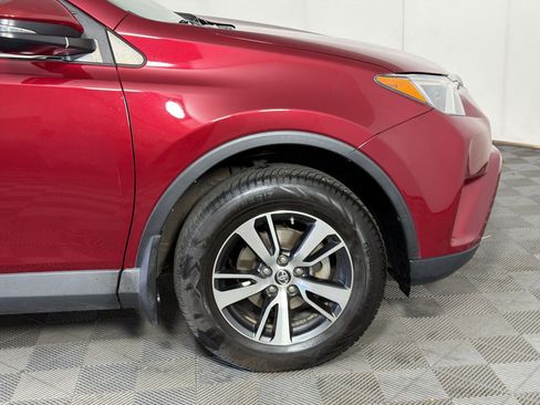 Used 2018 Toyota RAV4 XLE AWD/4WD image 13