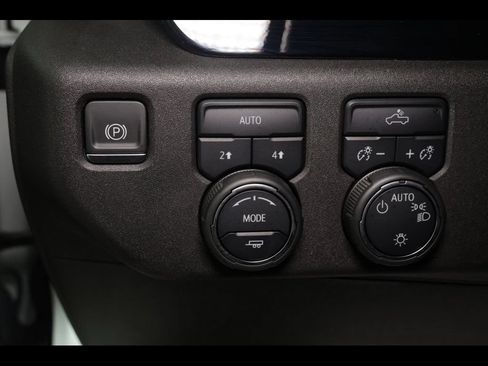 Used 2023 Chevrolet Silverado 1500 LT AWD/4WD image 13