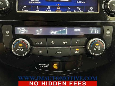 Used 2018 Nissan Rogue SV w/ Premium Package AWD/4WD image 33