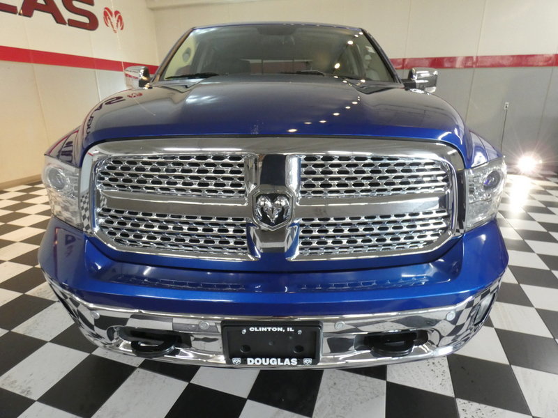 Used 2017 RAM 1500 Laramie w/ Convenience Group AWD/4WD image 2