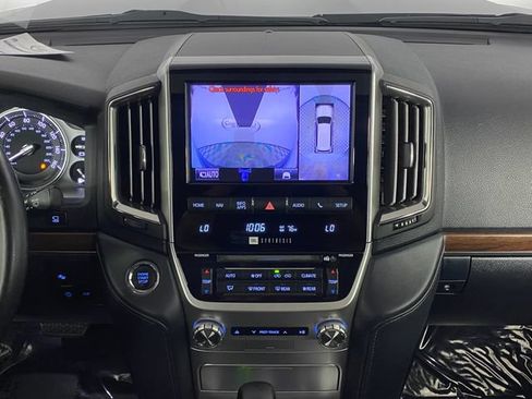 Certified 2019 Toyota Land Cruiser AWD/4WD image 18