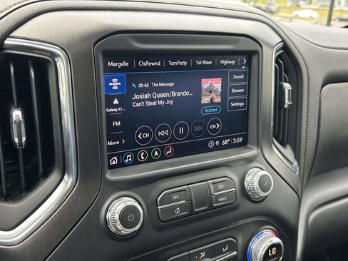 Used 2022 GMC Sierra 2500 AT4 w/ AT4 Premium Plus Package AWD/4WD image 25