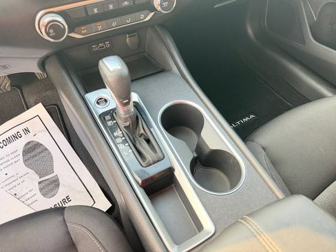 Used 2022 Nissan Altima 2.5 SV FWD image 15