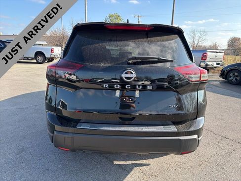 Certified 2024 Nissan Rogue SV w/ SV Premium Package image 6