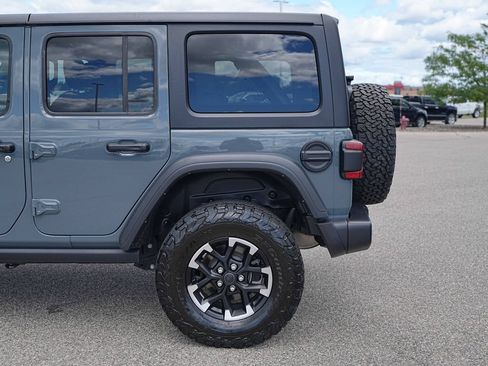 Used 2025 Jeep Wrangler Unlimited Rubicon AWD/4WD image 12