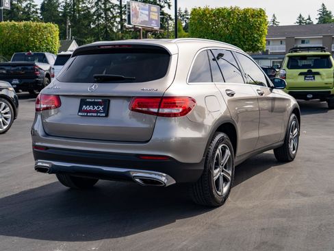 Used 2019 Mercedes-Benz GLC 300 4MATIC image 10