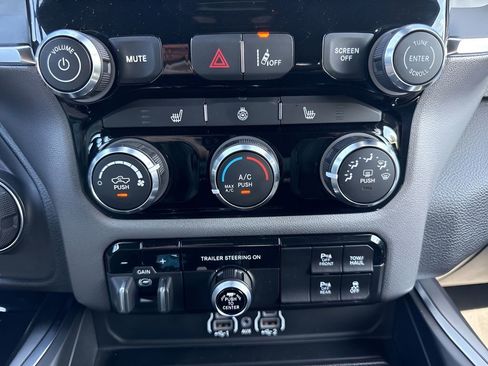 Used 2025 RAM 1500 Big Horn RWD image 18