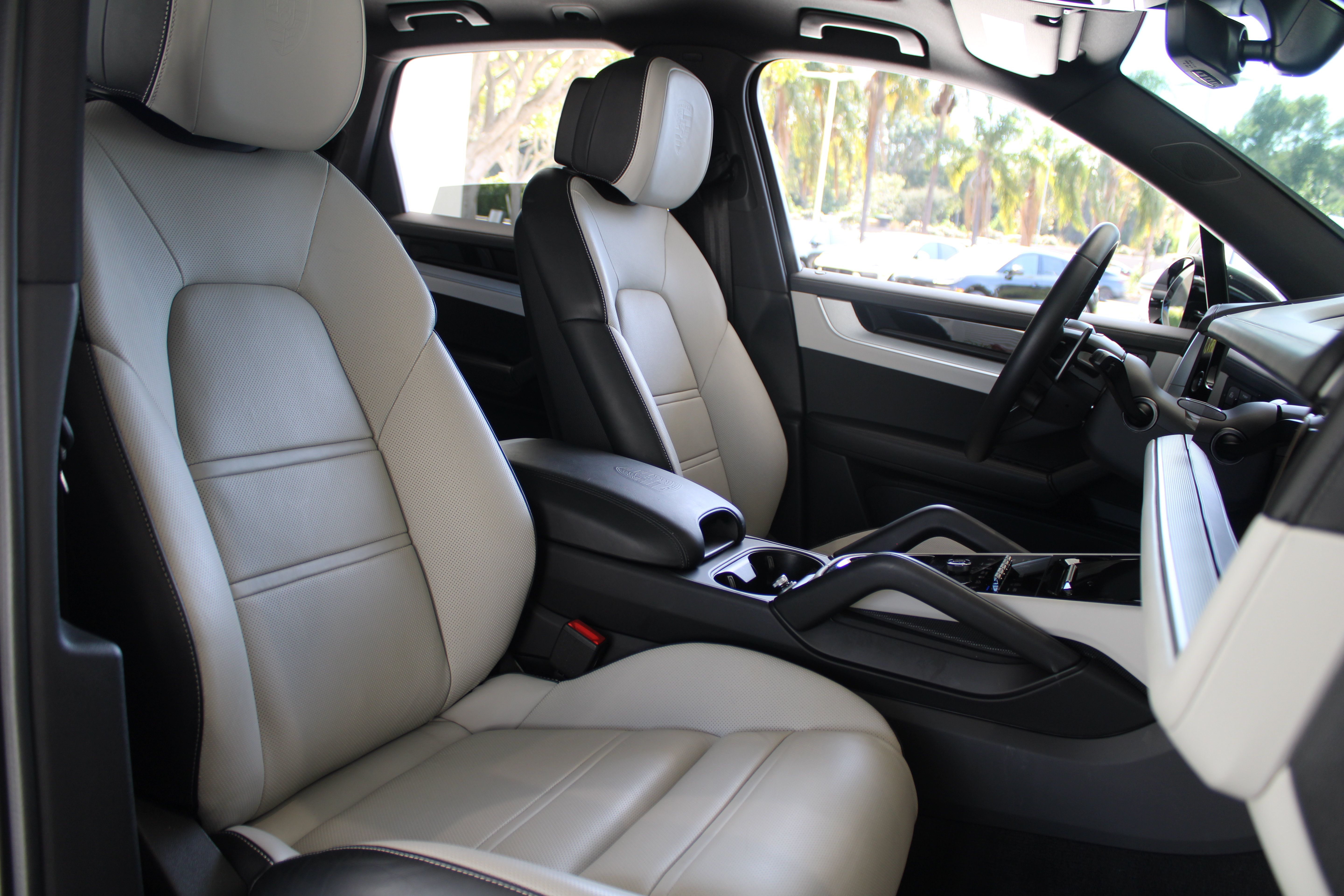 Certified 2025 Porsche Cayenne S AWD/4WD image 34
