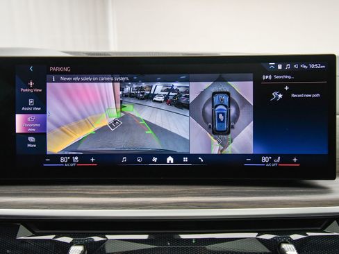 Used 2024 BMW X5 xDrive40i w/ Parking Assistance Package image 42