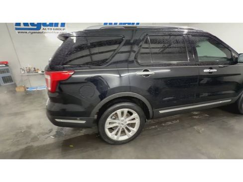 Used 2018 Ford Explorer Limited w/ Equipment Group 301A image 9