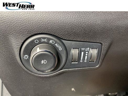 Used 2022 Jeep Compass Latitude w/ Convenience Group AWD/4WD image 12