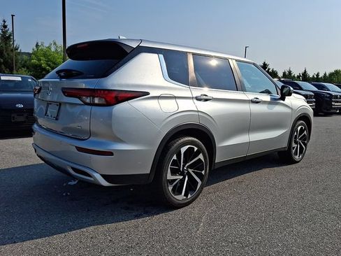 Used 2022 Mitsubishi Outlander SE AWD/4WD image 6