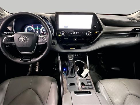Used 2023 Toyota Highlander Limited AWD/4WD image 16