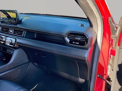 Used 2025 Honda Pilot TrailSport image 21