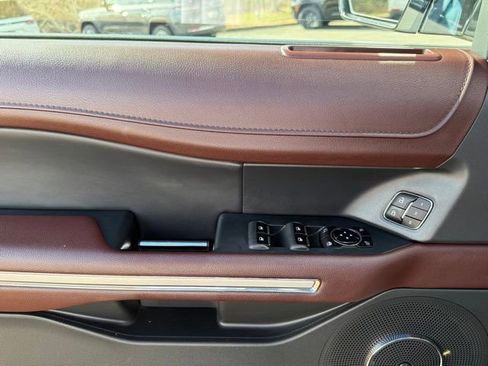 Used 2024 Ford Expedition Max Limited image 15