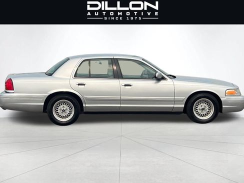 Used 2002 Ford Crown Victoria LX RWD image 3