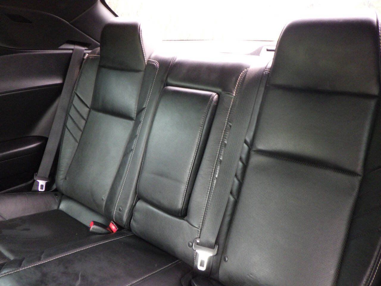 Used 2015 Dodge Challenger SRT w/ Technology Group RWD image 12