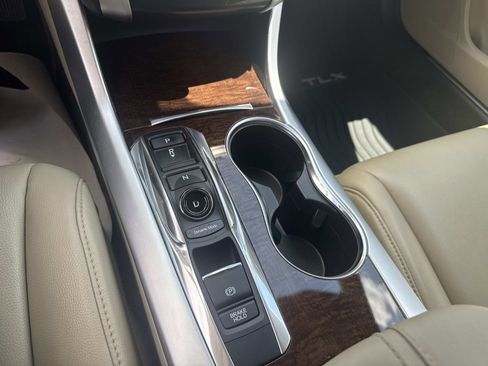 Used 2018 Acura TLX V6 FWD image 25