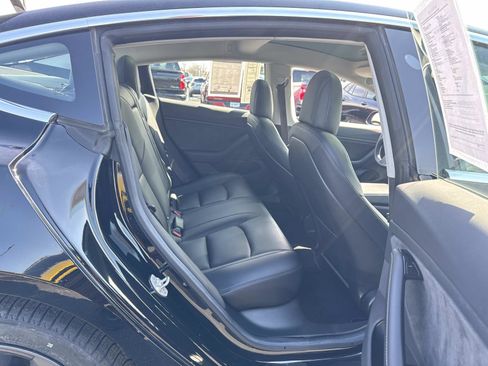 Used 2018 Tesla Model 3 Mid Range image 14