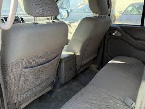 Used 2015 Nissan Frontier SV image 22