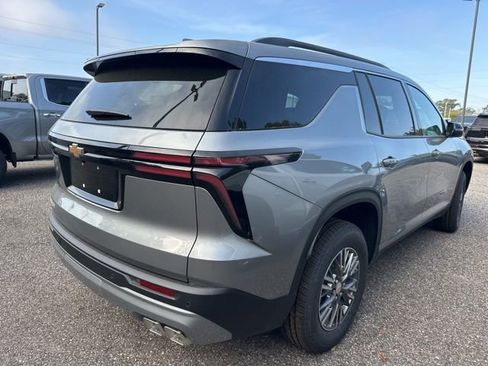 New 2026 Chevrolet Traverse LT w/ LPO, Floor Liner Package FWD image 5