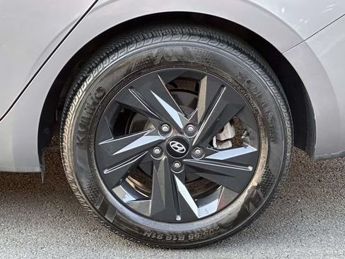 Used 2023 Hyundai Elantra SEL FWD image 15
