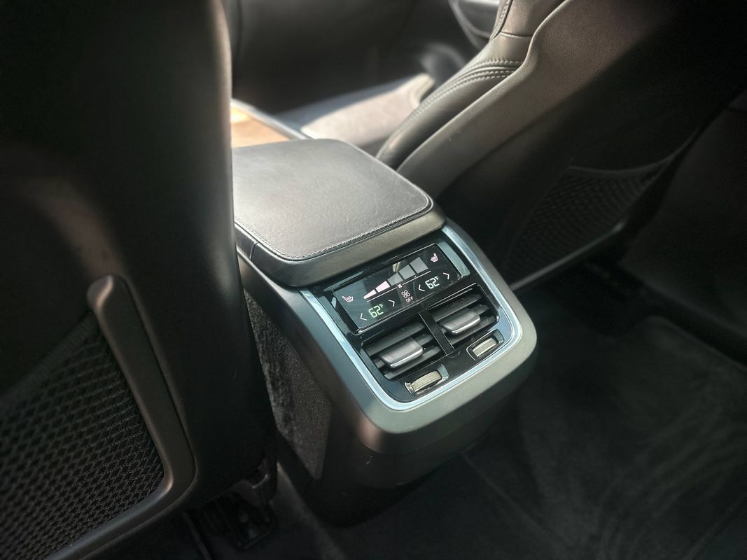Used 2017 Volvo XC90 T6 Inscription w/ Vision Package AWD/4WD image 22