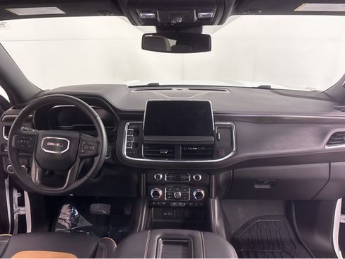 Used 2024 GMC Yukon AT4 image 4