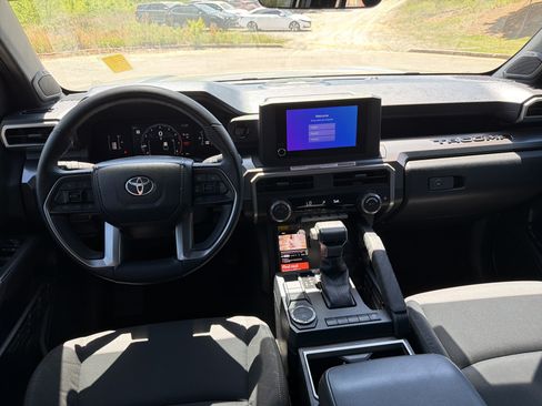 Used 2024 Toyota Tacoma SR5 w/ SR5 Upgrade Package image 22