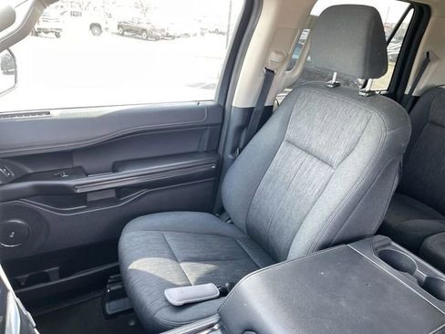 Used 2022 Ford Expedition XLT image 25