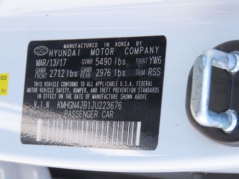 Used 2018 Genesis G80 3.3T Sport RWD image 33
