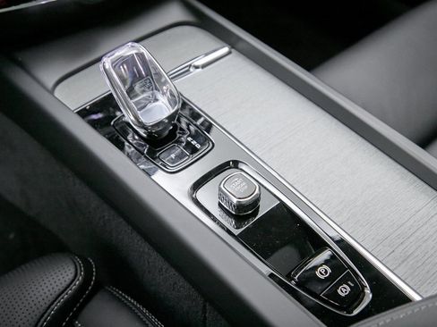 New 2026 Volvo V60 B5 Cross Country Ultra w/ Climate Package image 16