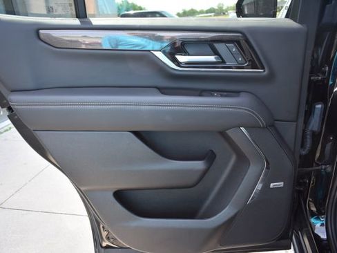 Used 2025 GMC Yukon Elevation AWD/4WD image 38