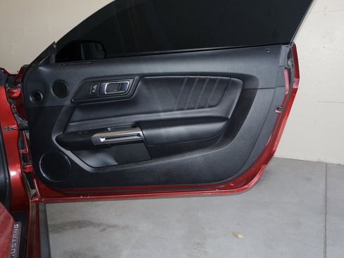Used 2019 Ford Mustang GT Premium RWD image 38