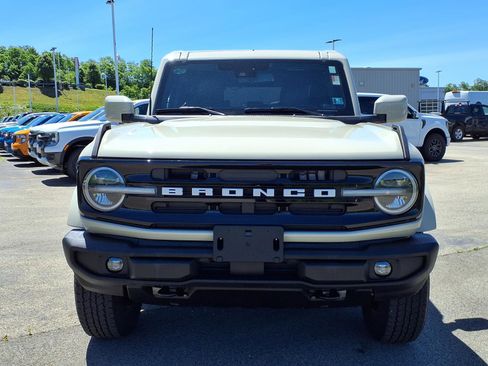 Used 2025 Ford Bronco Outer Banks AWD/4WD image 2