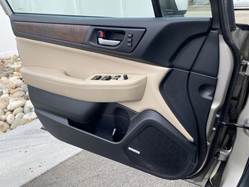 Used 2017 Subaru Outback 2.5i Limited image 17