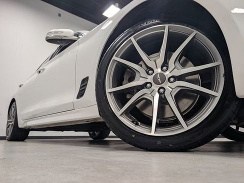 Used 2022 Genesis G70 3.3T image 3