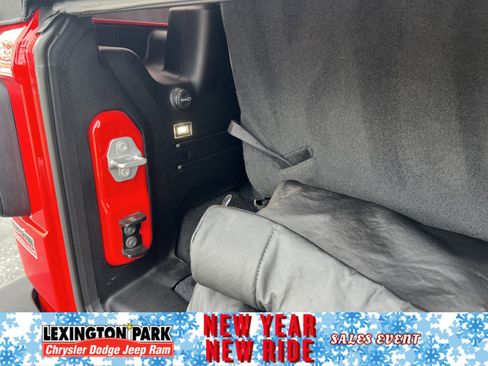 Used 2022 Jeep Wrangler Sport image 10